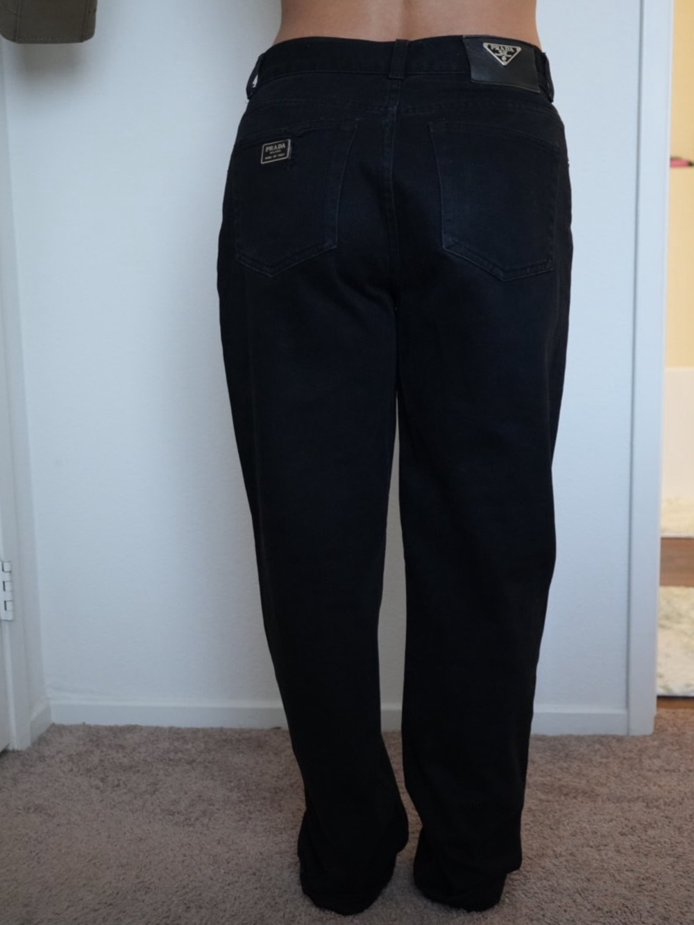 Prada Men’s Slim Jeans in Black with Leather Logo Patch - Picture 6 of 11